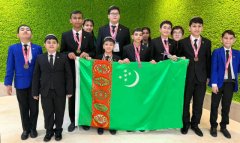 Туркменские школьники завоевали награды на олимпиаде по робототехнике в Дубае