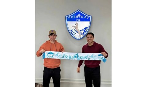 Игрок сборной Туркменистана Мейлис Диниев стал футболистом «Аркадага»