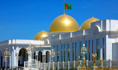 Сердар Бердымухамедов поздравил жителей Куняургенчского этрапа с достижениями