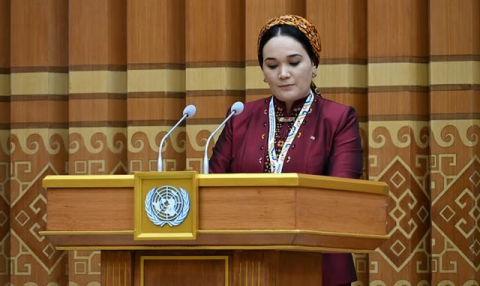 Профсоюзы и Союз женщин выступили с позицией Туркменистана на форуме в Авазе