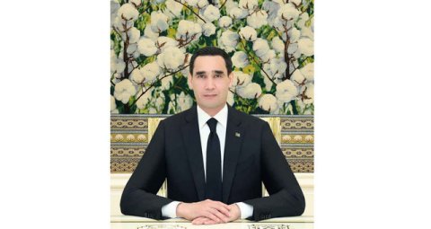 Президент Туркменистана поздравил Азербайджан с Днем независимости