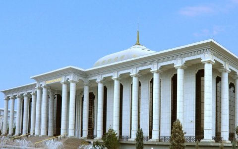 В Туркменистане прошло двенадцатое заседание Меджлиса седьмого созыва