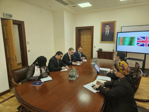 В Ашхабаде обсудили перспективы сотрудничества с международной организацией Volunteer Services Overseas