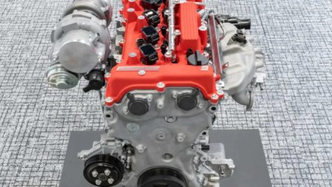 Toyota представила новое поколение экологичных бензиновых двигателей