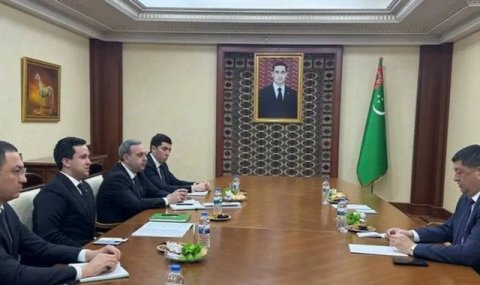 Министр торговли Туркменистана встретился с послом Узбекистана