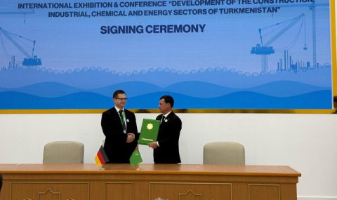 Минпром Туркменистана развивает сотрудничество с иностранными компаниями