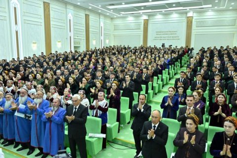 В Туркменистане отметили третью годовщину открытия города Аркадаг