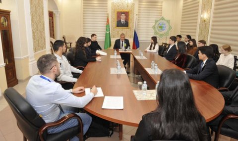 Туркменистан представляет достижения и международные инициативы в России