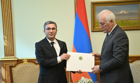 Президент Армении принял Чрезвычайного и Полномочного посла Туркменистана