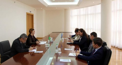 В МИД Туркменистана обсудили сотрудничество с UNOPS