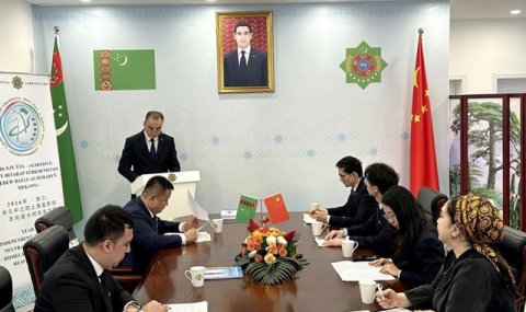 В Пекине презентовали книгу Президента Туркменистана о нейтралитете