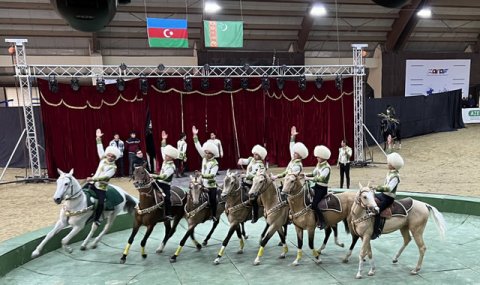 Группа «Галкыныш» из Туркменистана выступила для азербайджанской публики
