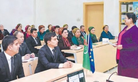 Проект ЭРАЗМУС+ в Туркменистане: Перспективы и достижения в области высшего образования