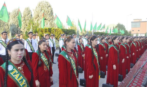 Школьники и студенты Туркменистана начали новый учебный год
