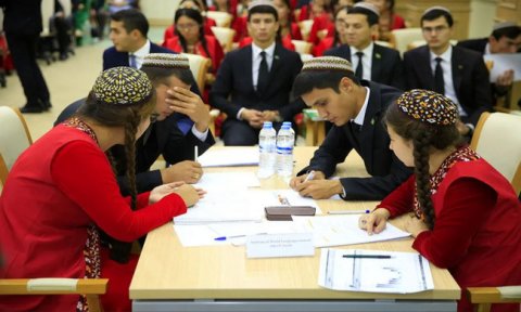 Приём документов в учебные заведения Туркменистана стартовал