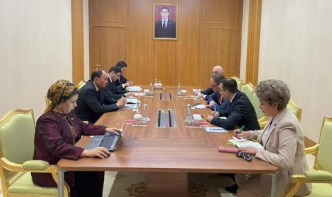 В Ашхабаде обсудили развитие нефтегазовой отрасли со Всемирным банком