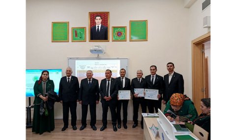 В Ашхабаде прошёл конкурс по STEM-обучению среди педагогов