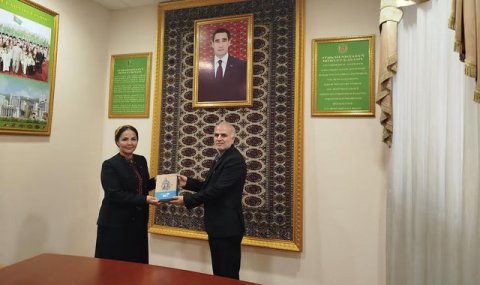 В Минобразования Туркменистана прошла встреча с советником Посольства ИРИ