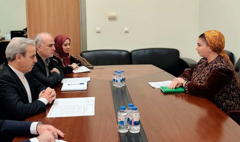 В Государственной библиотеке Туркменистана прошла встреча с послом ИРИ