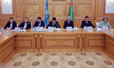 В Ашхабаде обсудили проекты по защите посевов пшеницы и хлопчатника