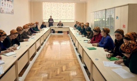 В городе Аркадаг началась подготовка педагогов дошкольных учреждений
