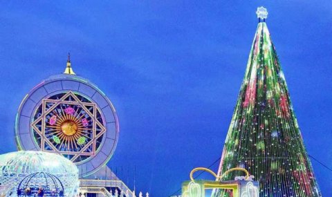 В столице Туркменистана началась подготовка к новогодним торжествам