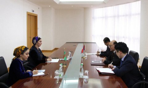 В МИД Туркменистана прошла встреча с послом КНДР