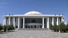 В Ашхабаде открылась выставка ко Дню Победы