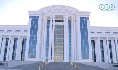 В Академии госслужбы Туркменистана состоялся выпуск специалистов