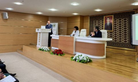 Туркменские врачи осваивают российские ортопедические технологии