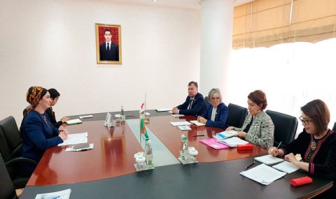 Сотрудничество Туркменистана с Международной федерацией обществ Красного Креста и Красного Полумесяца обсудили в Ашхабаде