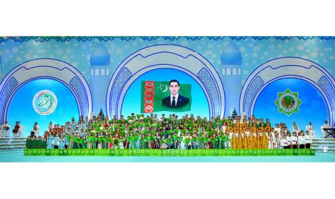 В Ашхабаде прошла церемония вручения детской премии имени Гулбаба