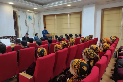 В Ашхабаде организовали мероприятие по безопасности дорожного движения