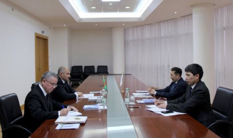 Замминистра иностранных дел Туркменистана встретился с Генсеком СВМДА