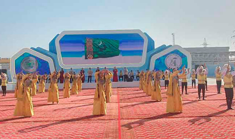 Президент Туркменистана принял участие в закладке нового комплекса удобрений