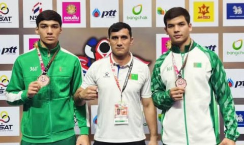 Туркменские боксёры завоевали две бронзовые медали в Бангкоке