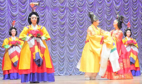 Выставки и концерты собирают любителей искусства в Ашхабаде