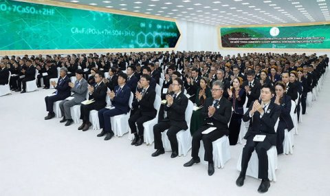 В Туркменистане возведут три крупных химических завода