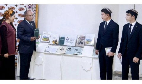 В Ашхабаде состоялась встреча, посвящённая 115-летию композитора Данатара Овезова