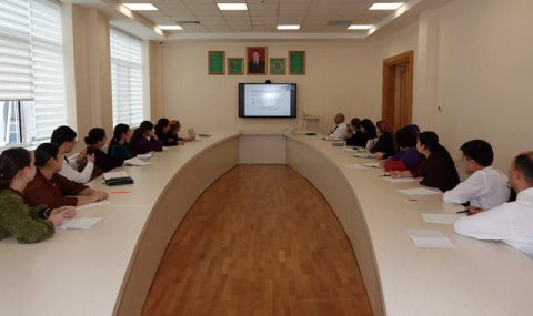 Госслужащие Туркменистана завершили курсы по финансовой грамотности