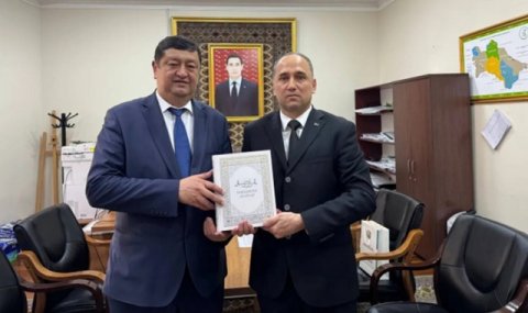 Туркменистан и Узбекистан укрепляют сотрудничество в химической отрасли