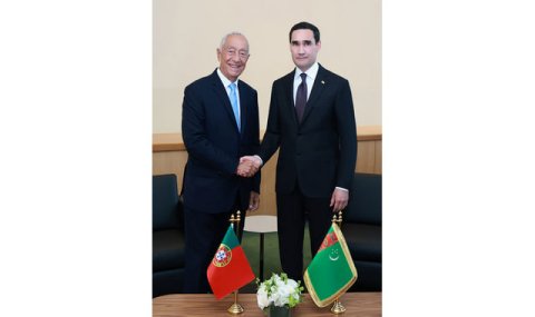 Президент Туркменистана пригласил португальскую коллегу на форум в Ашхабад