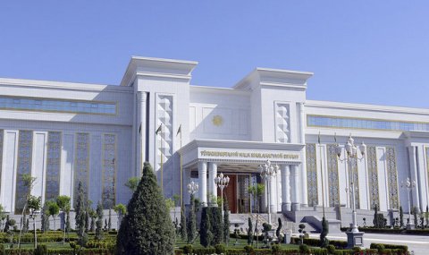 Президент Туркменистана получил поздравление от Героя-Аркадага