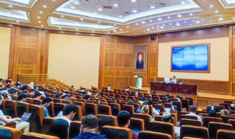 На бирже Туркменистана востребованы солодковый экстракт и пряжа