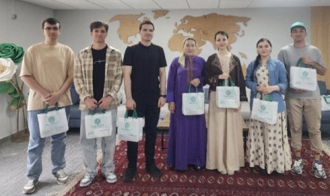 В Ашхабаде прошел семинар для молодежи по экологии и климату