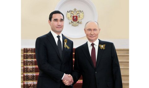 Президент Туркменистана принял участие в праздновании 80-летия Победы
