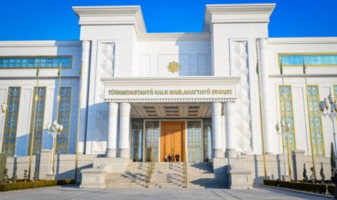 В Ашхабаде Герой-Аркадаг провел заседание Совета старейшин и Фонда помощи детям
