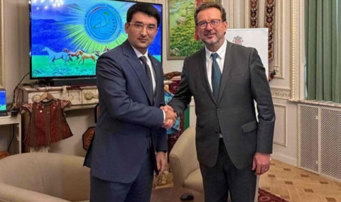Туркменистан и ЮНИСЕФ укрепляют партнерство в поддержке молодежи