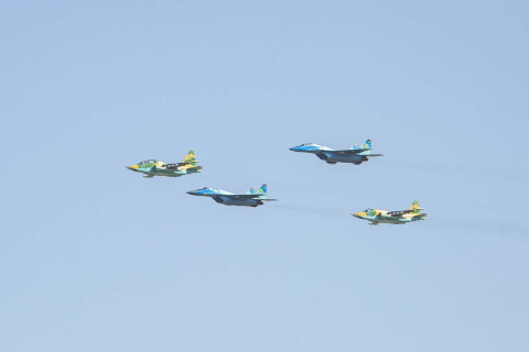 Воздушная программа парада в Туркменистане оказалась особенно зрелищной