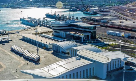 Порт Туркменбаши модернизируют для цифровизации и экологии